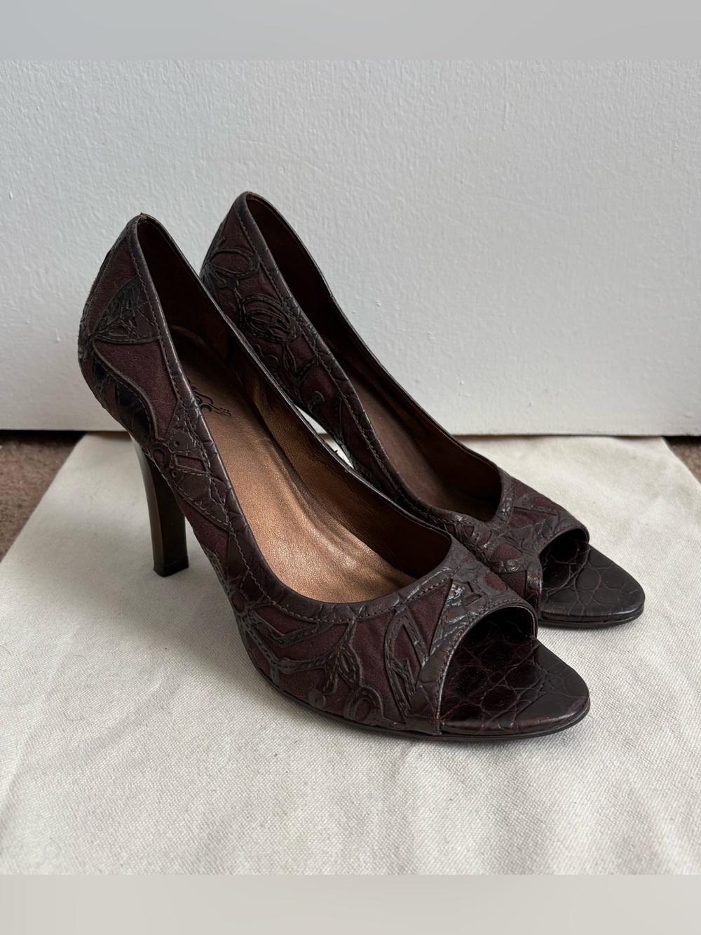 Carlos by Carlos Santana Brown Embossed Leather Peep Toe Pumps US 8.5